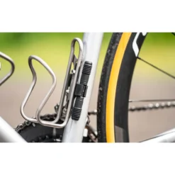 Dynaplug Carbon Racer - Tubeless Tire Repair Kit - Black -Le Coureur De Tete Magasin dynaplug carbon ultralite tubeless tire repair kit 5 909414