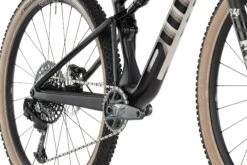 BMC VTT Carbone 29" - FOURSTROKE TWO - 2024 - Arctic Silver / Black 17 BMC VTT Carbone 29" - FOURSTROKE TWO - 2024 - Arctic Silver / Black -Le Coureur De Tete Magasin fourstroke two arctic silver black 8 1569307