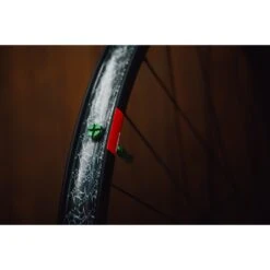 Peaty's X Chris King Valves Tubeless - MK2 - Turquoise -Le Coureur De Tete Magasin peatys x chris king tubeless valves mk2 emerald 5 1494096 1