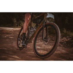 Schwalbe Pneu Pliable - G-ONE RS Evo Pneu Pliable - Super Race - V-Guard - TLE - 35-622 | Transparent Sidewall -Le Coureur De Tete Magasin schwalbe g one rs transparent sidewall mounted 1523484