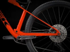 Trek SUPERCALIBER 9.6 SLX/Deore VTT - 2023 - Radioactive Red /Trek Black 18 Trek SUPERCALIBER 9.6 SLX/Deore VTT - 2023 - Radioactive Red /Trek Black -Le Coureur De Tete Magasin supercaliber96 alt8 1045733