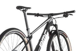 BMC TWOSTROKE 01 TWO - 29" VTT En Carbone - 2023 - Anthracite Prisma / White -Le Coureur De Tete Magasin twostroke 01 two iri wht blk detail 08 1412480